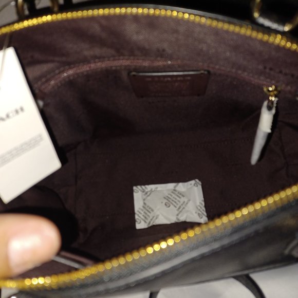 MEDIUM BLACK COACH HANDBAG - Picture 2 of 5